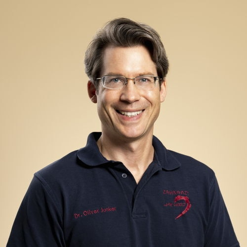 Dr. Oliver Junker